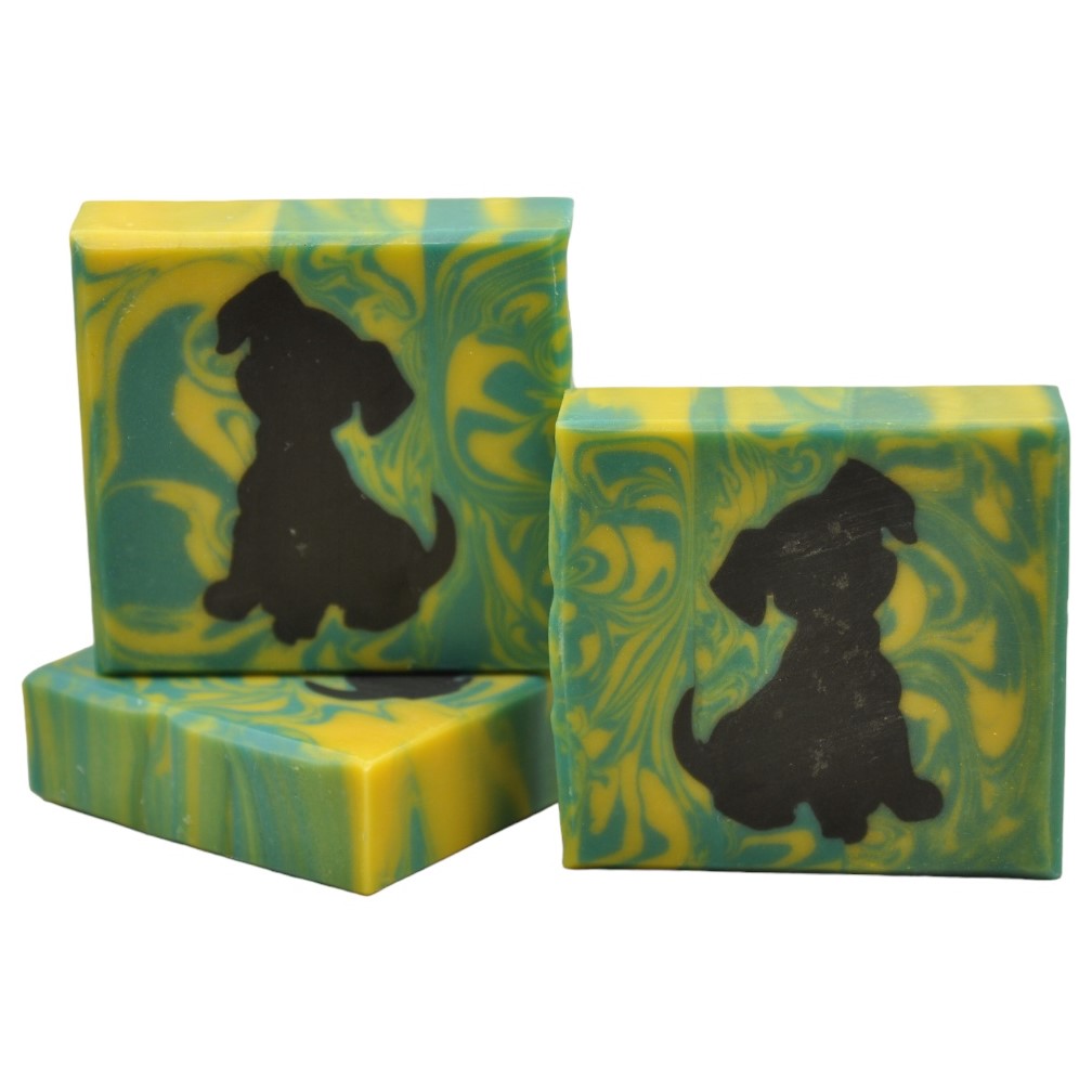 Handgemachte Black Dog Seife mit Hundesilhouette auf grün-gelbem Wirbelhintergrund