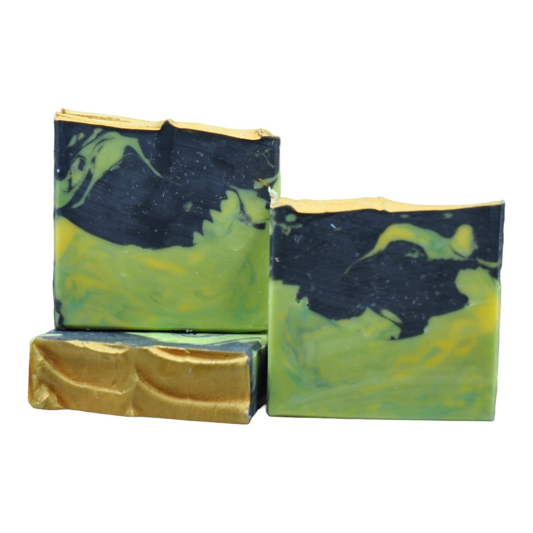 green blak soap with golden top natur seife