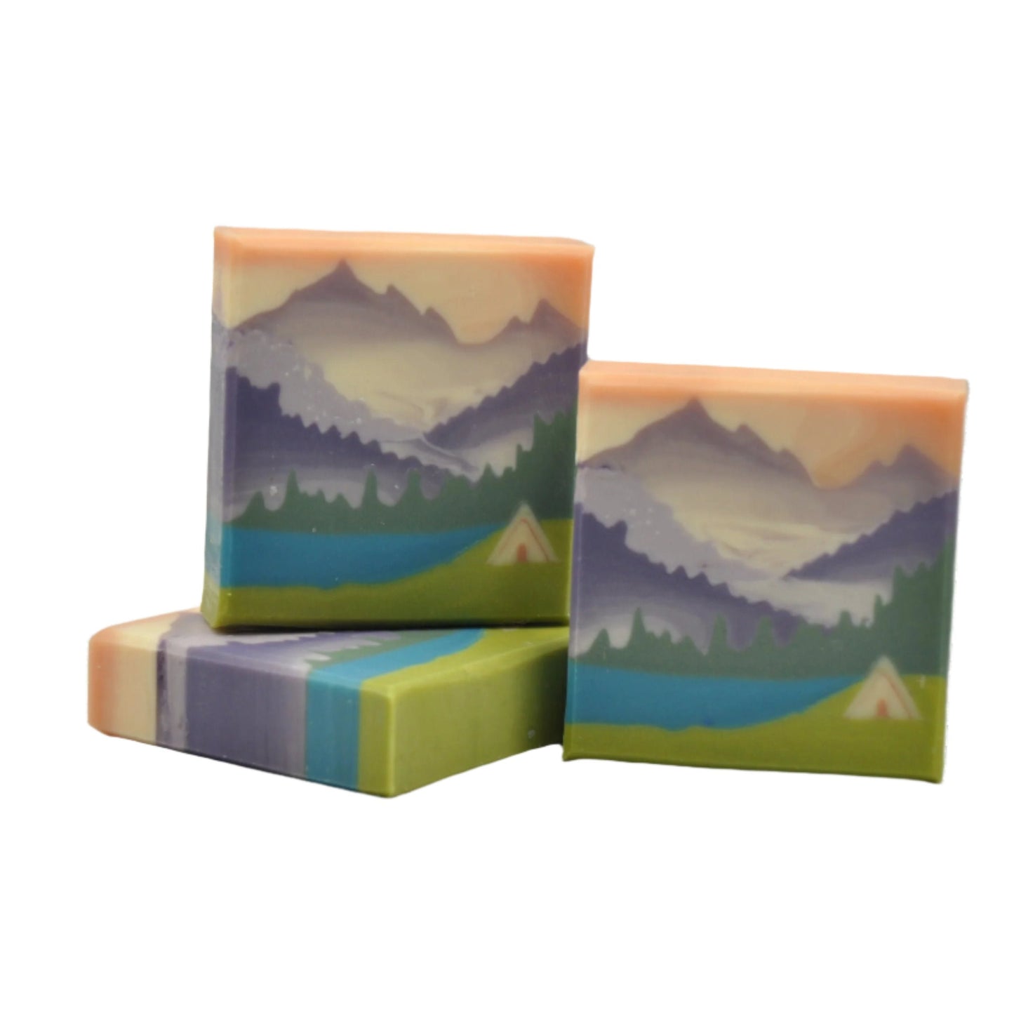 Handgemachte Seife mit Berglandschaft, See und Zelt Motiv im Inneren der Seife