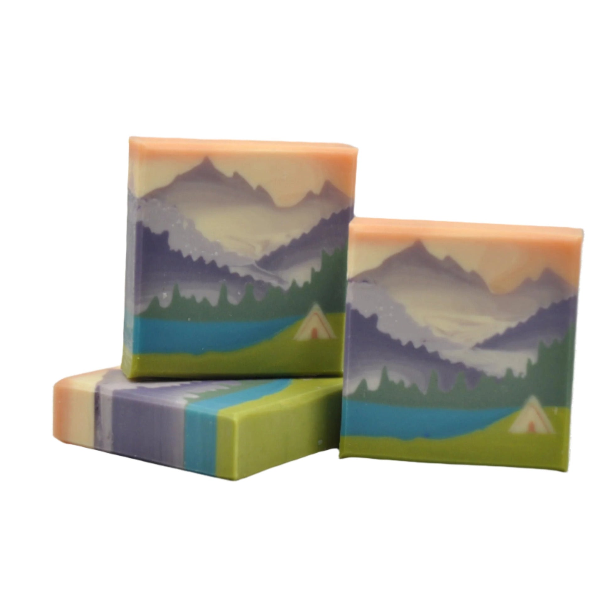 Handgemachte Seife mit Berglandschaft, See und Zelt Motiv im Inneren der Seife