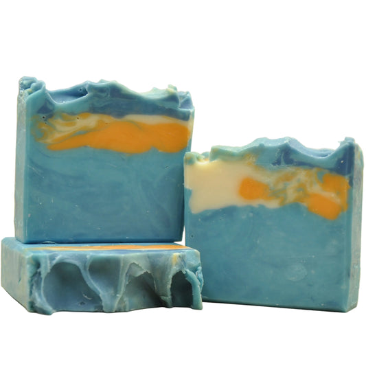 Vegane handgemachte Seife mit blau-orange marmoriertem Swirl Muster