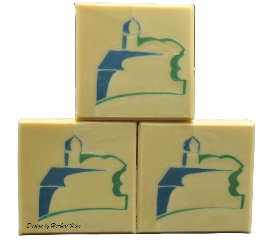 Handgemachte Seife mit individuellem Logo Motiv im Inneren der Seife