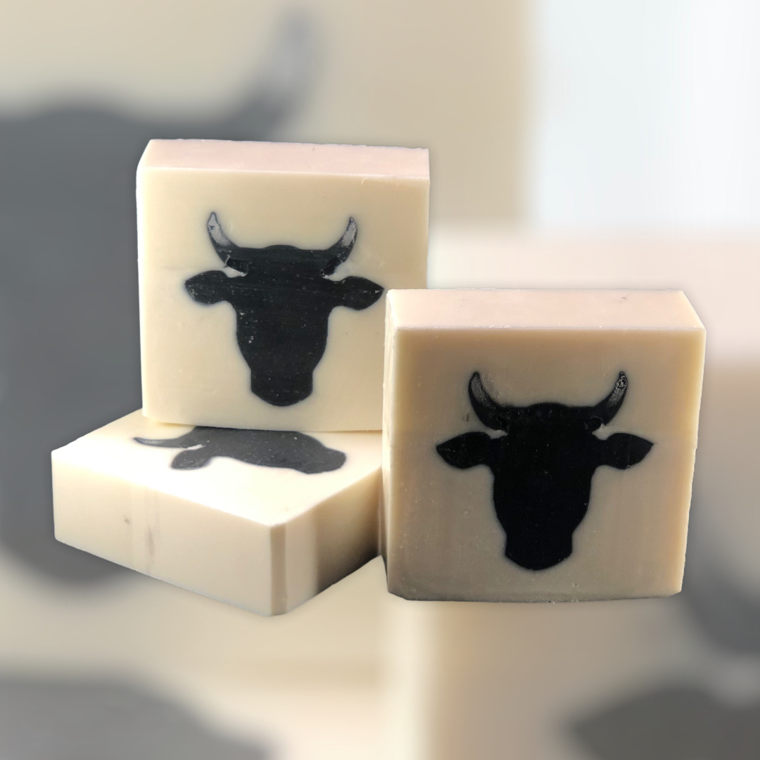 Handgemachte Seife mit Logo Motiv im Anschnitt